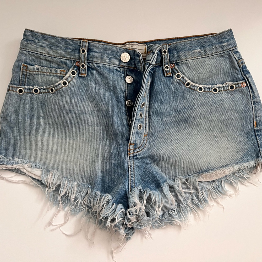 Free people mid rise jean shorts slightly worn